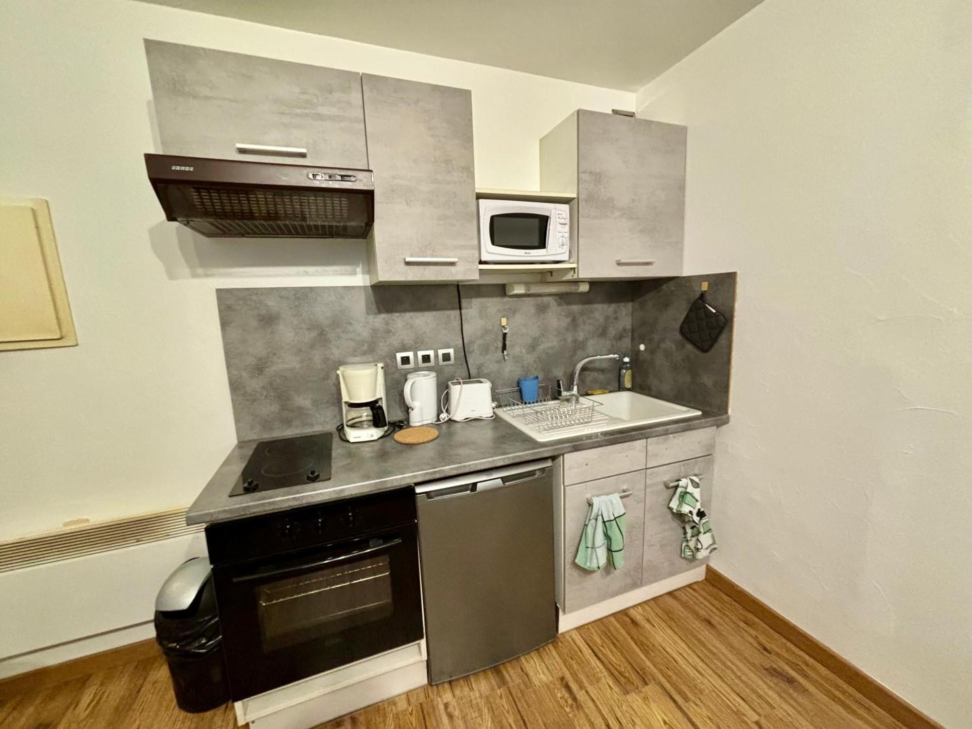 studio - baignoire - prêt de vtt - lave linge Le Puy-en-Velay Extérieur photo